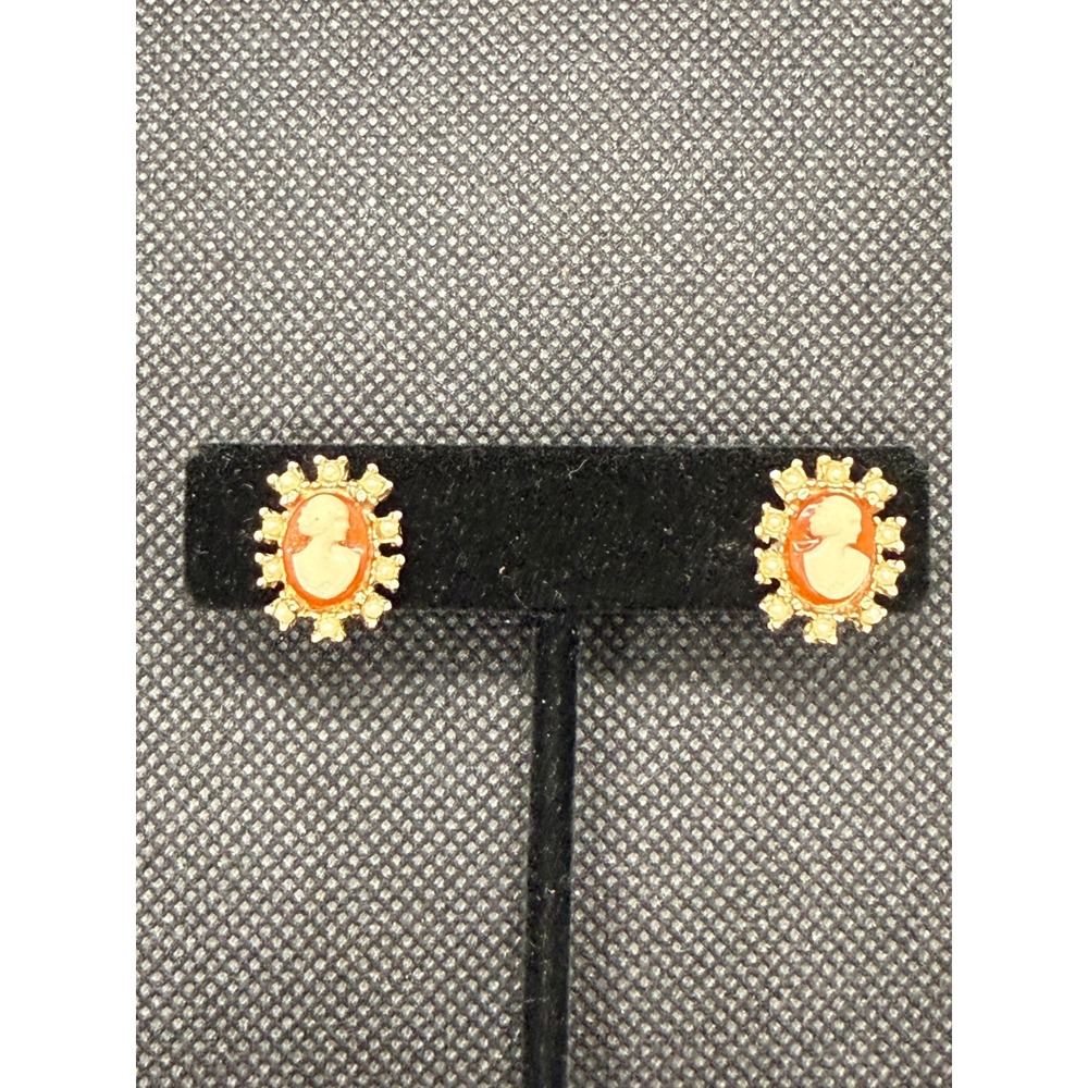 Vintage Cameo Screw Back Earrings Gold Tone Faux Pearl Orange Victorian Style